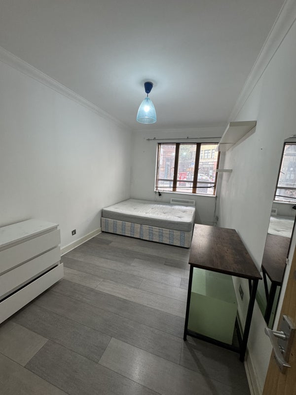 Room Folgate Street in Greater London