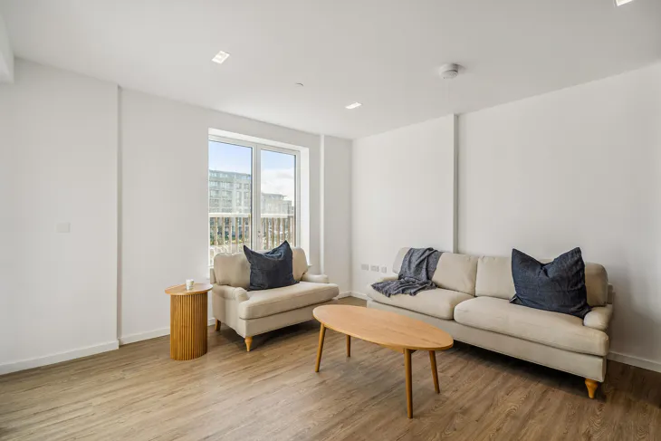 Flat Wornington Road in Greater London