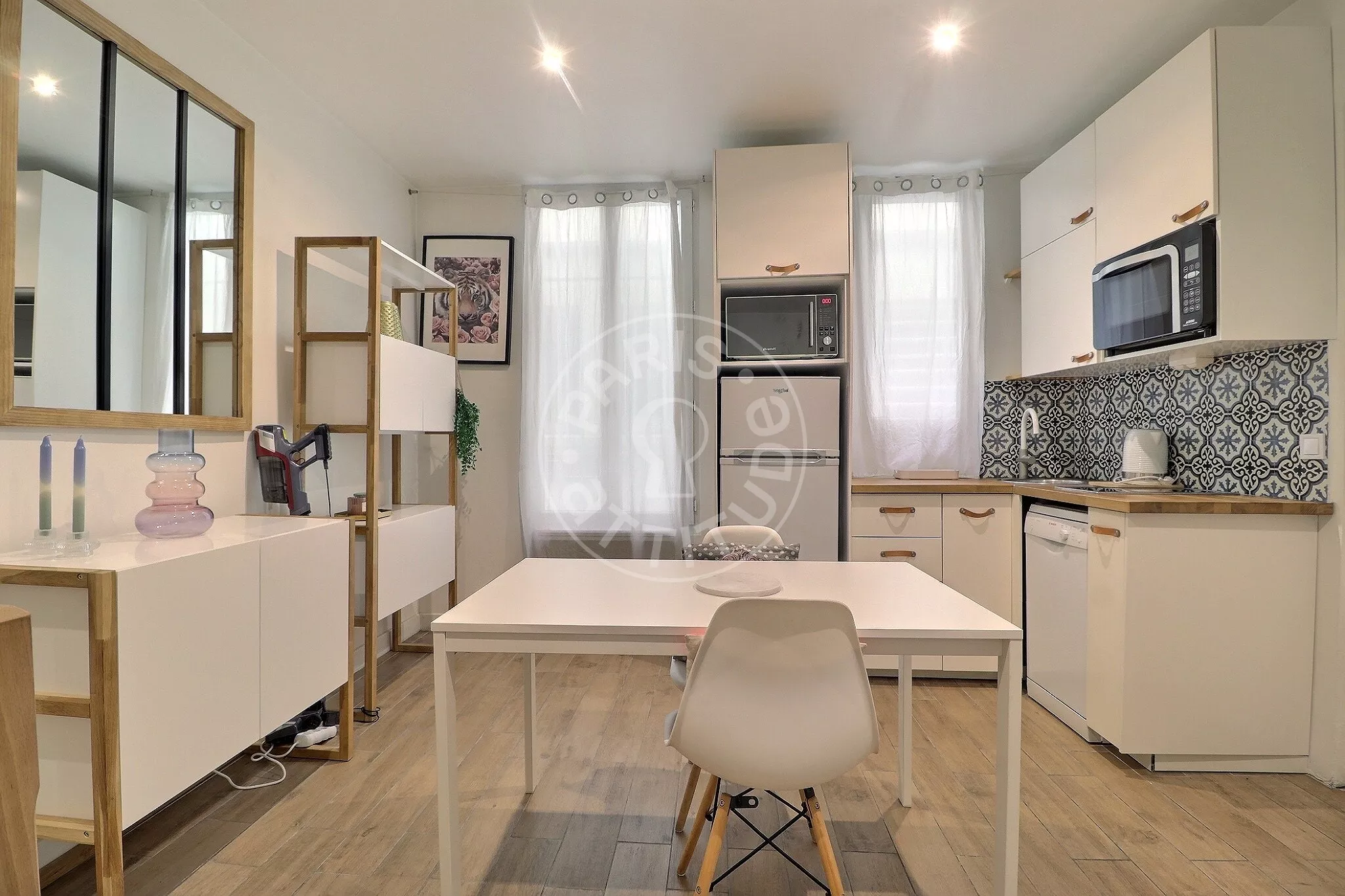 Flat Rue Descombes in Paris