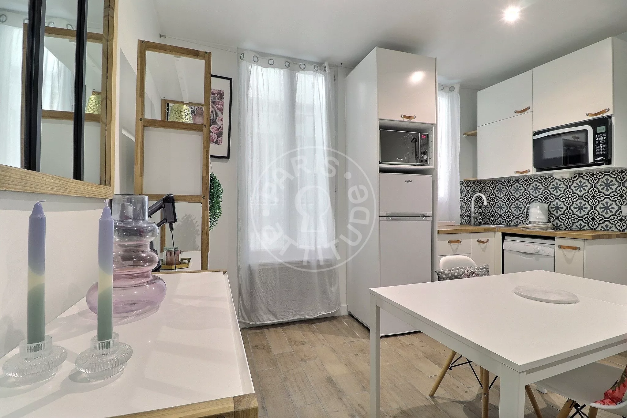 Flat Rue Descombes in Paris
