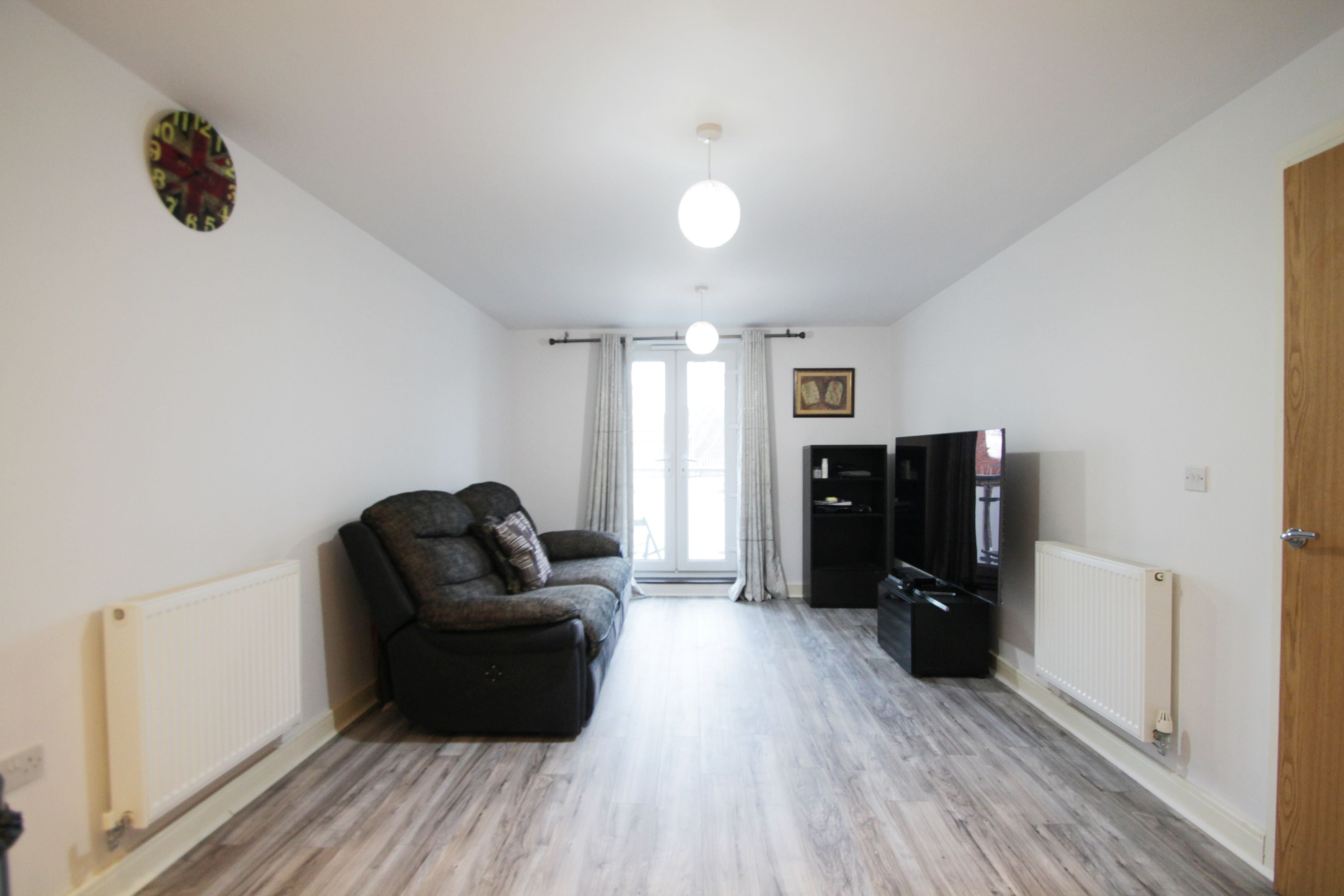 Flat Fairfield Road in Greater London