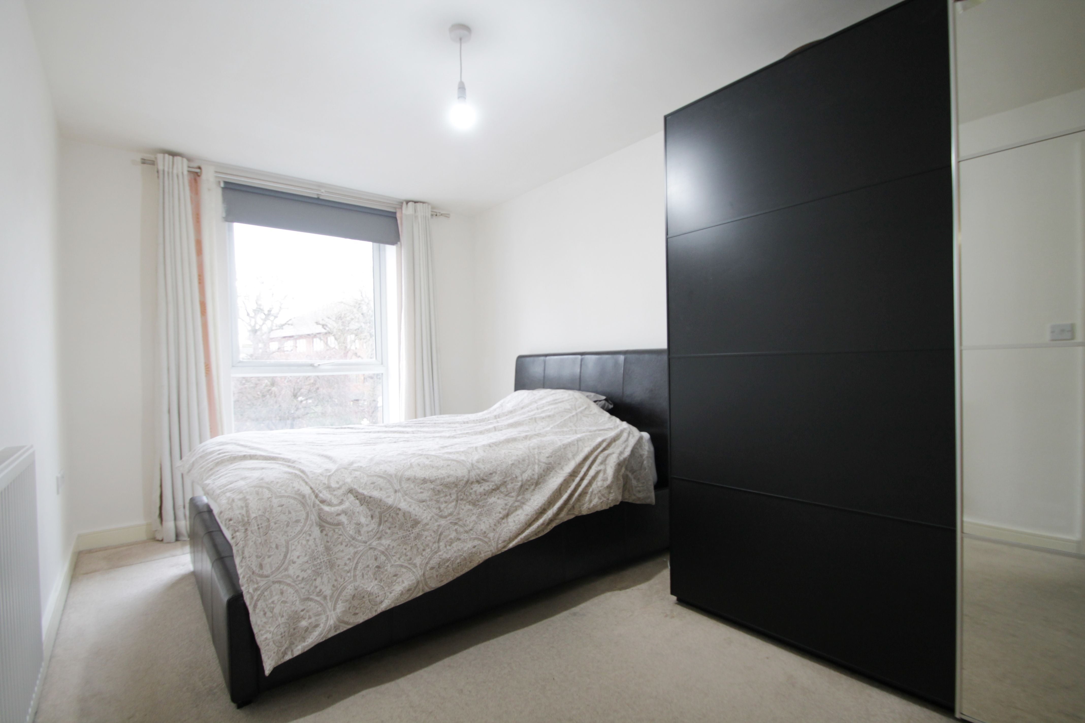Flat Fairfield Road in Greater London