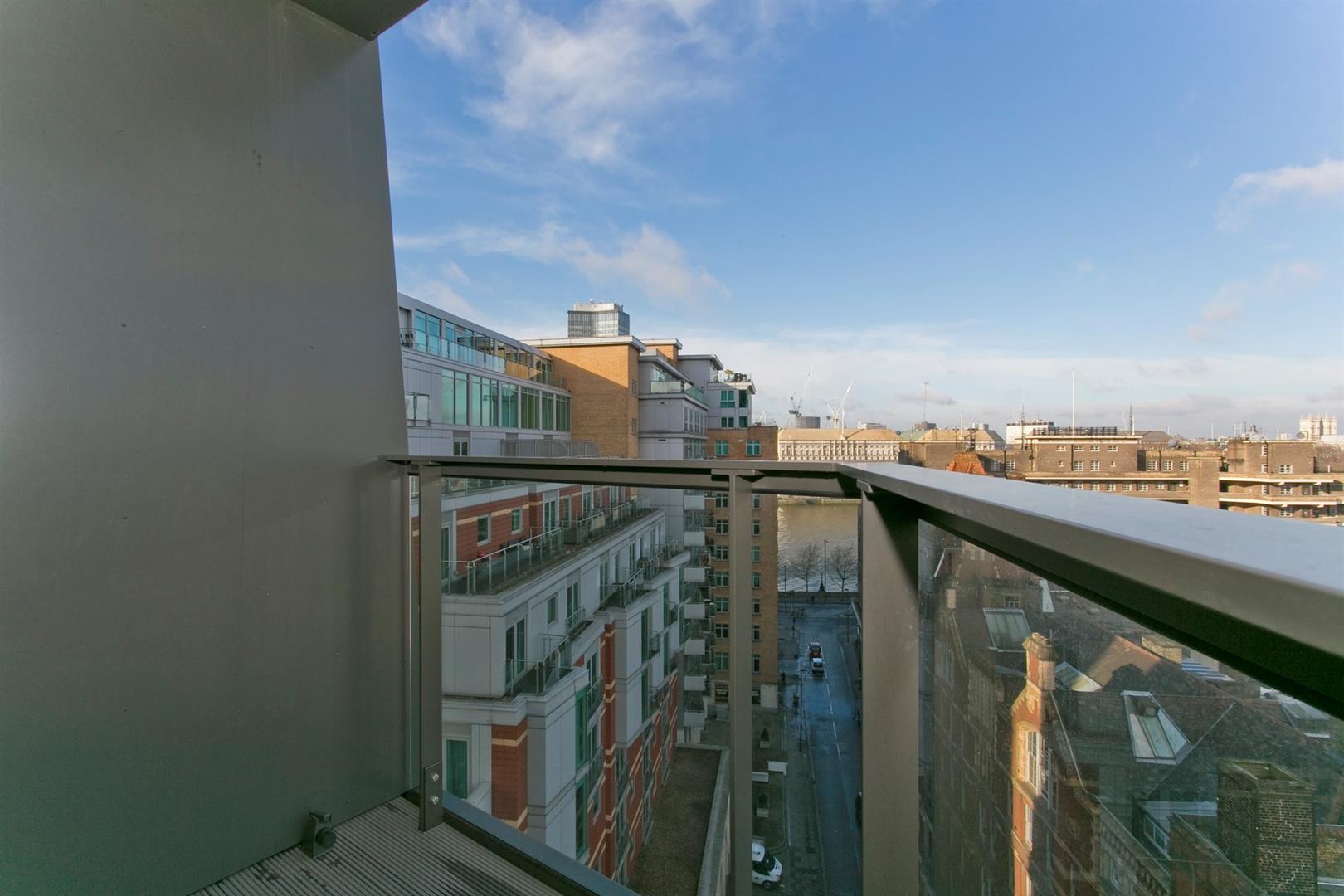 Flat Salamanca Place in Greater London