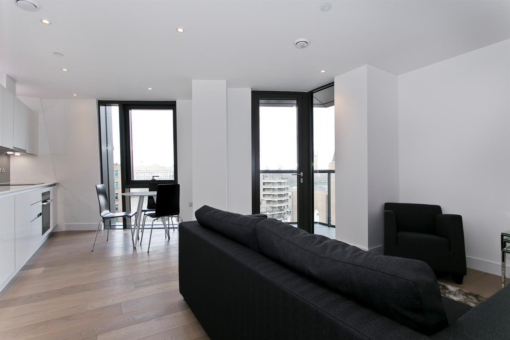 Flat Salamanca Place in Greater London