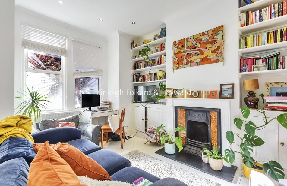 Flat St Gothard Road in Greater London