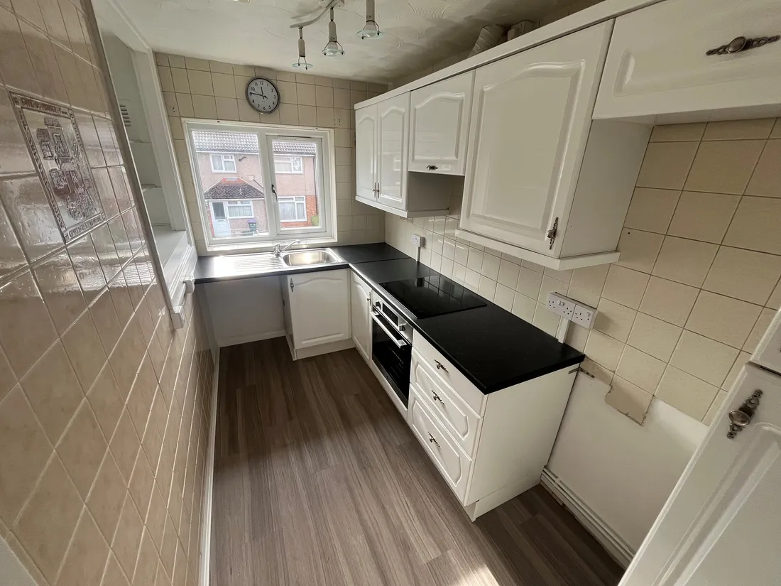 Flat Caernarvon Crescent in Cwmbrân