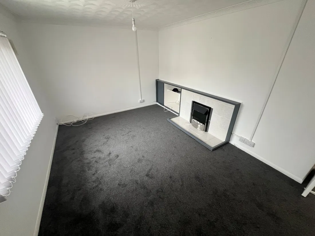 Flat Caernarvon Crescent in Cwmbrân