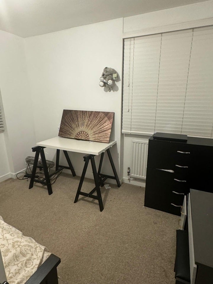 Room Epsom Road in Greater London