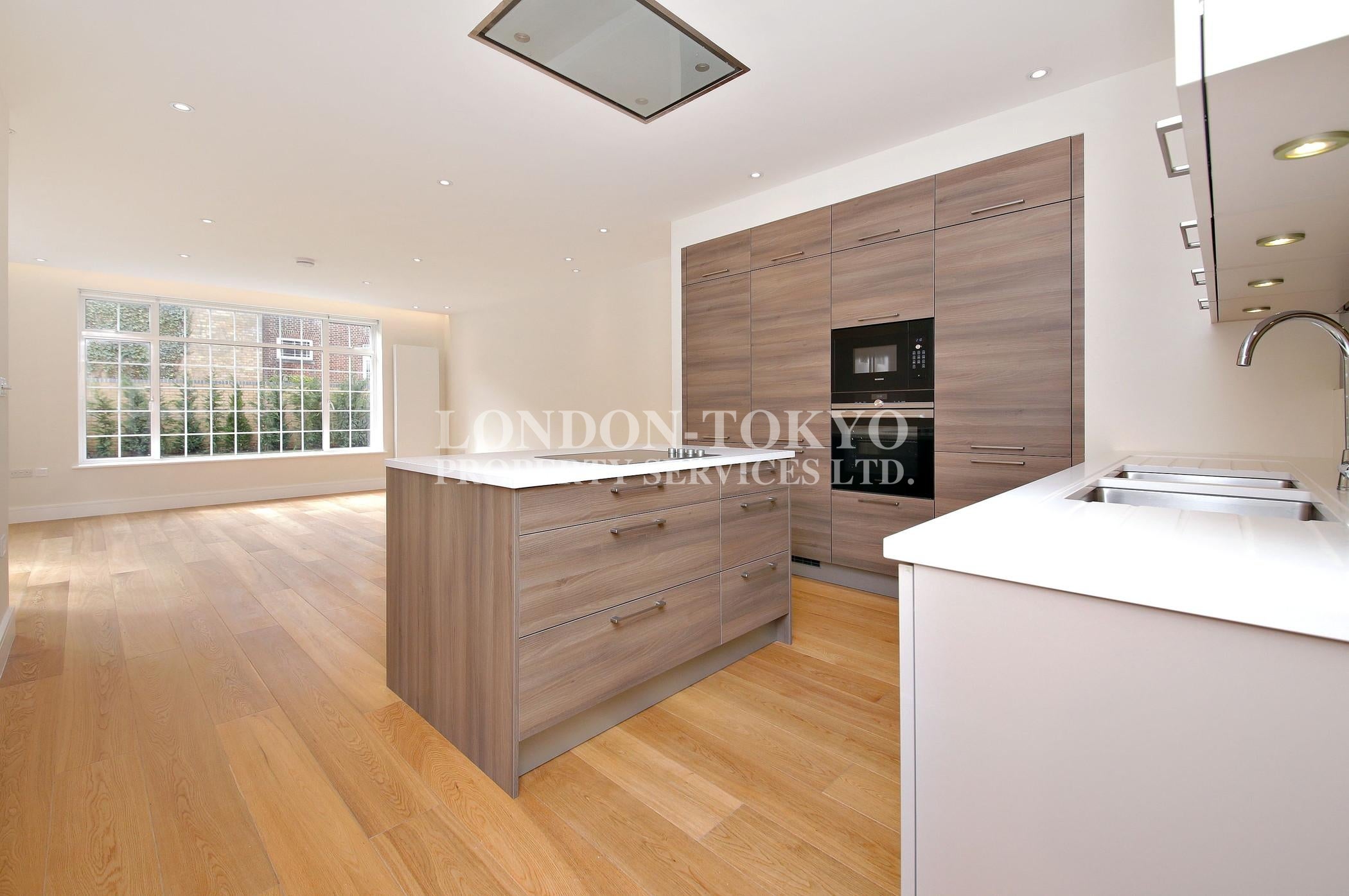 Flat Beechcroft Avenue in Greater London
