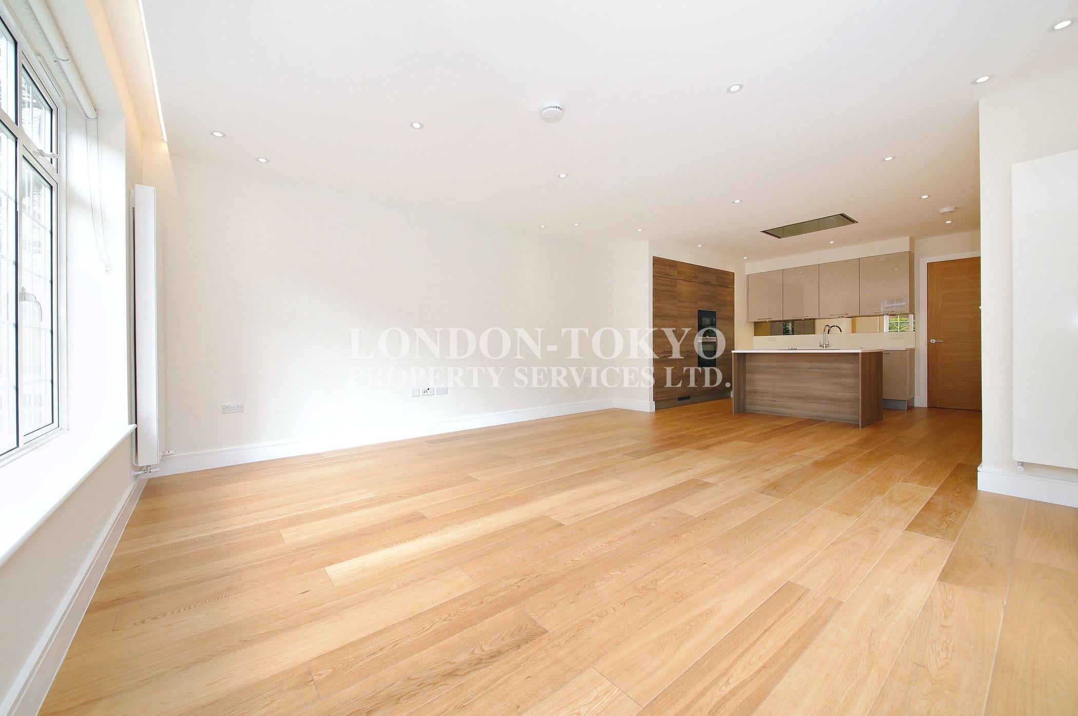 Flat Beechcroft Avenue in Greater London