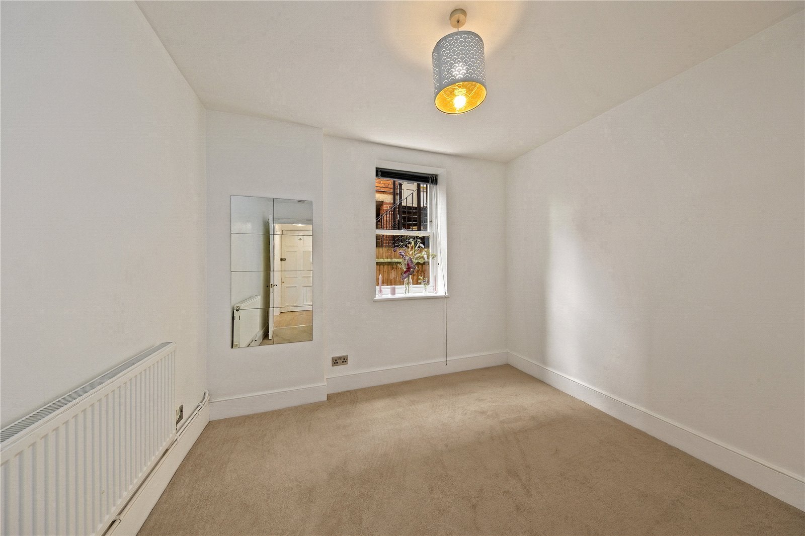 Flat Riverdale Gardens in Greater London
