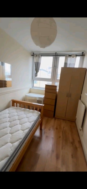 Room Ricardo Street in Greater London