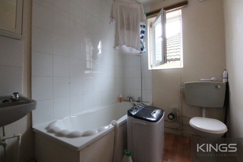 Flat Sirdar Road in Southampton