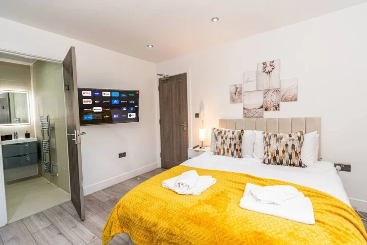Flat Mitcham Road in Greater London