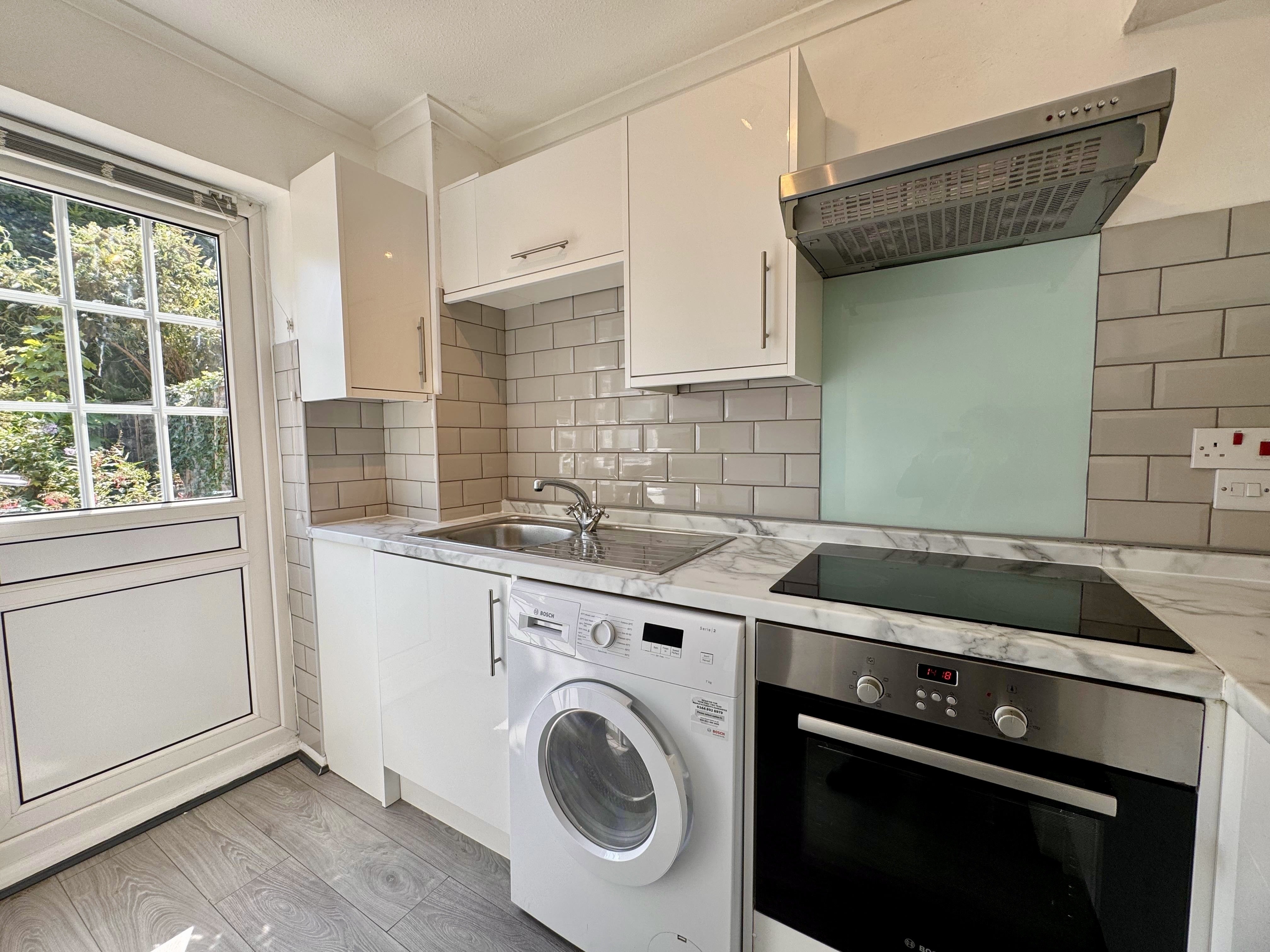 Flat Chiltern Gardens in Greater London