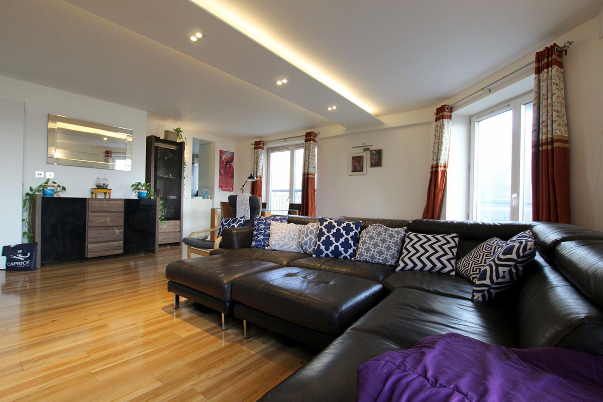 Flat Westferry Road in Greater London