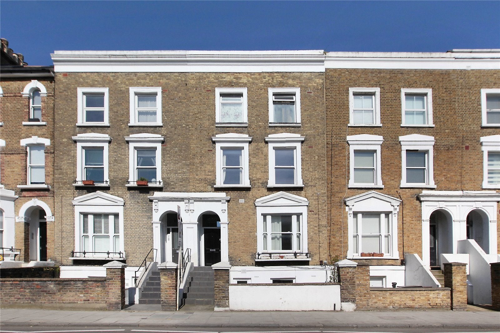 Flat Trinity Road in Greater London