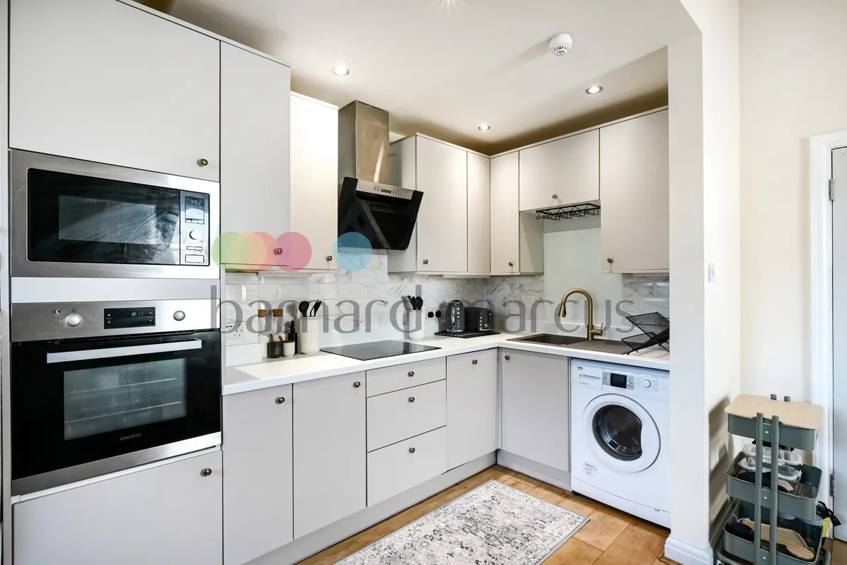 Flat Brigstock Road in Greater London