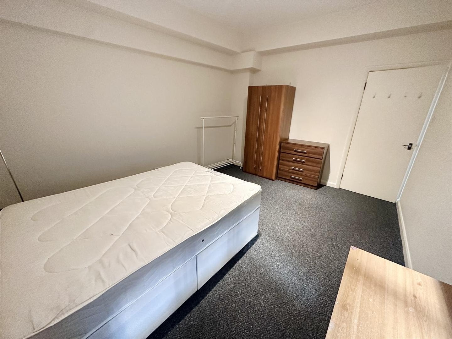 Flat Warren Street in Greater London