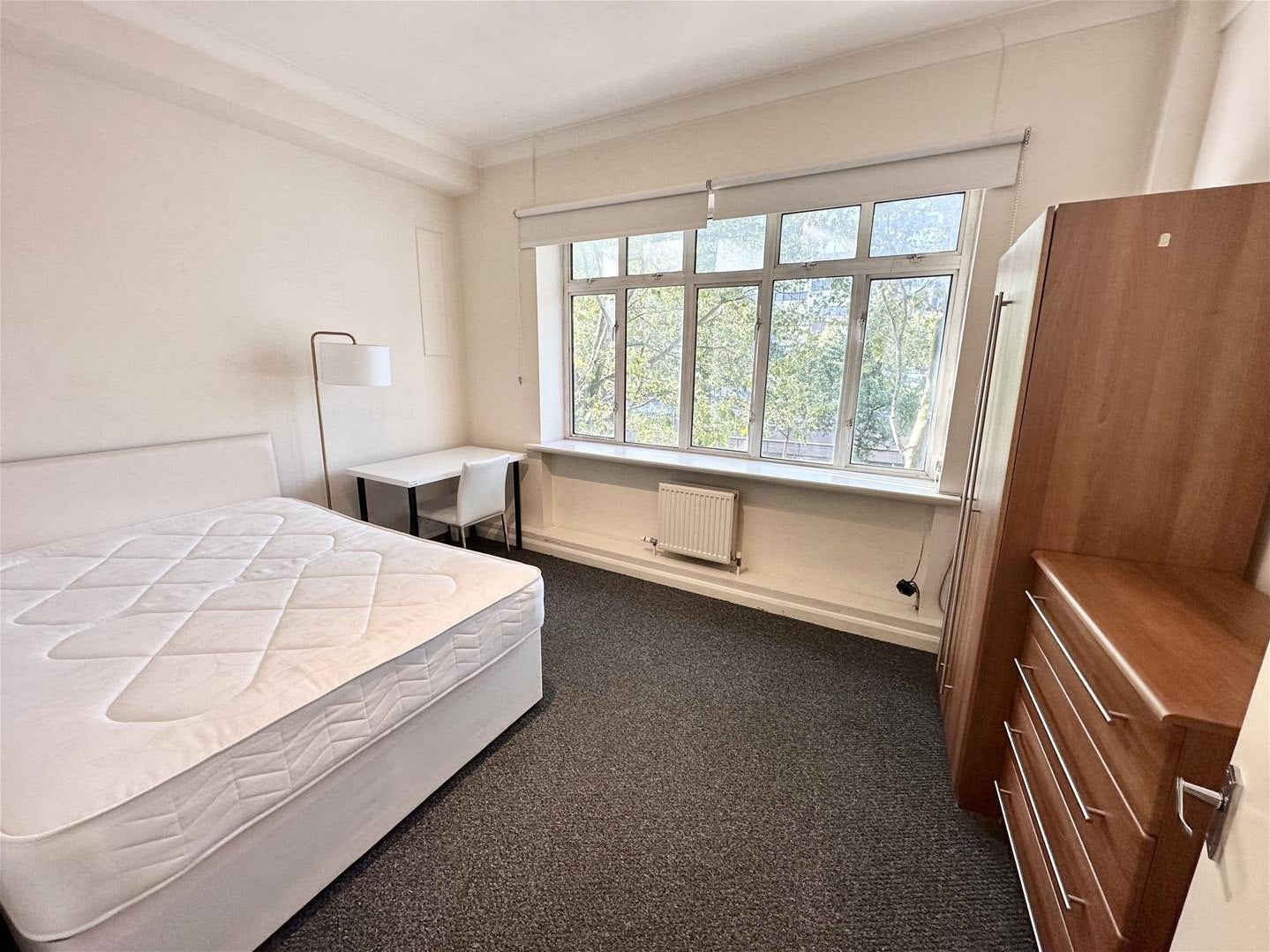 Flat Warren Street in Greater London