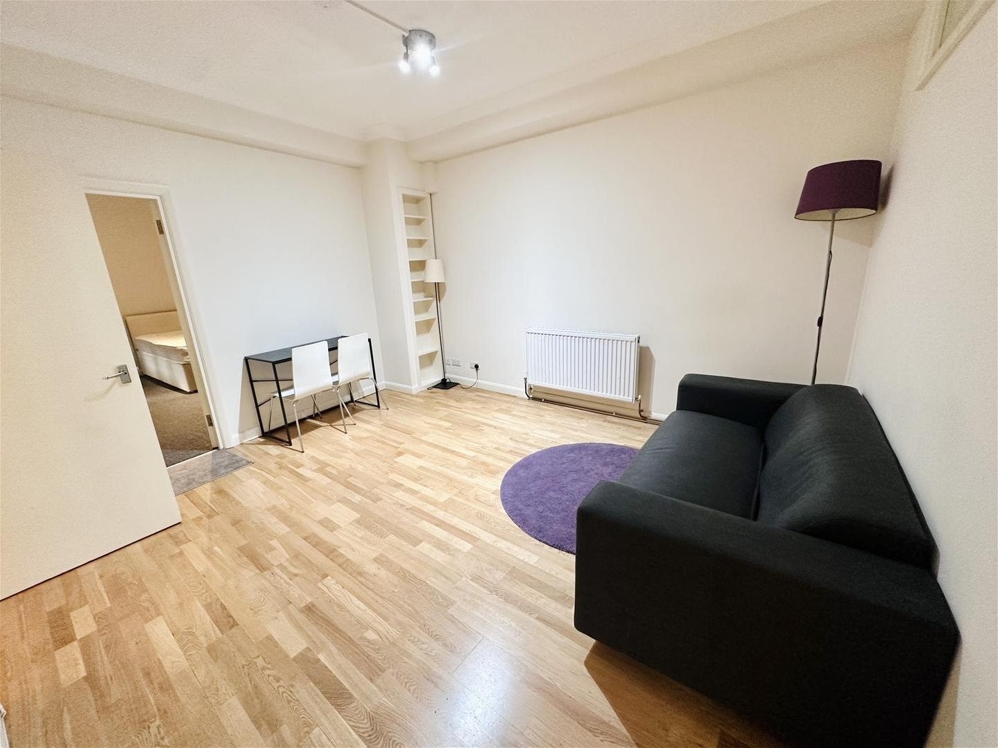 Flat Warren Street in Greater London
