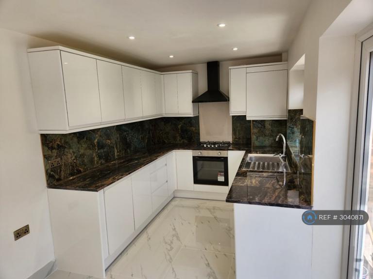 House Kingston Close in Greater London