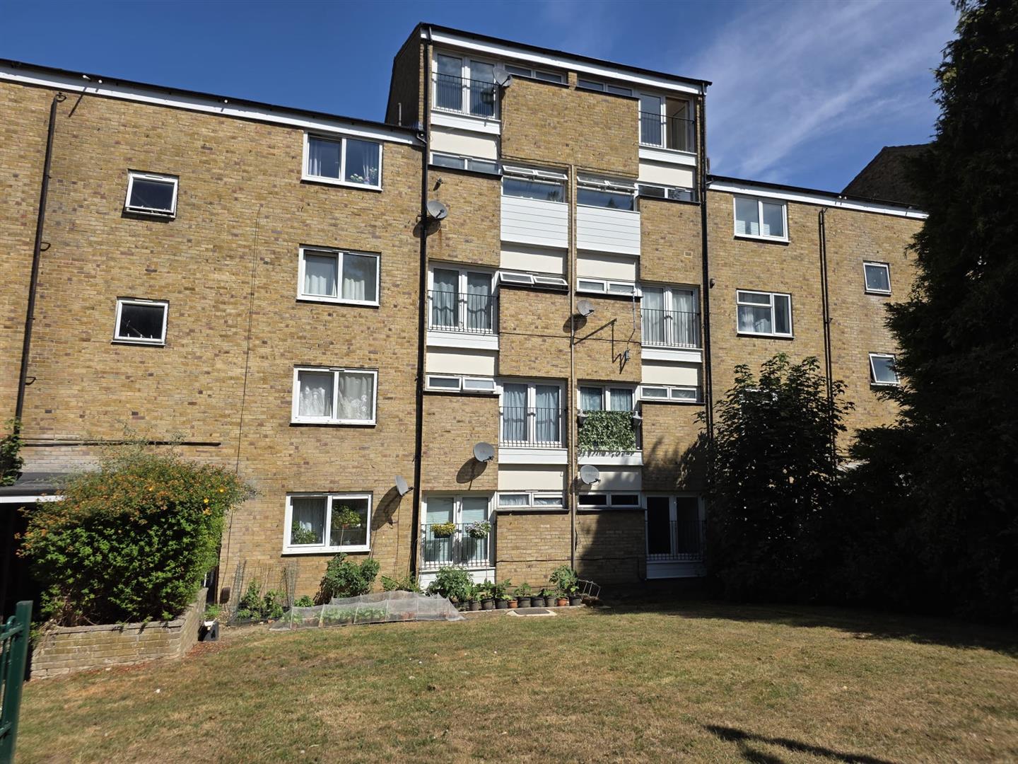 Flat Morley Grove in Harlow