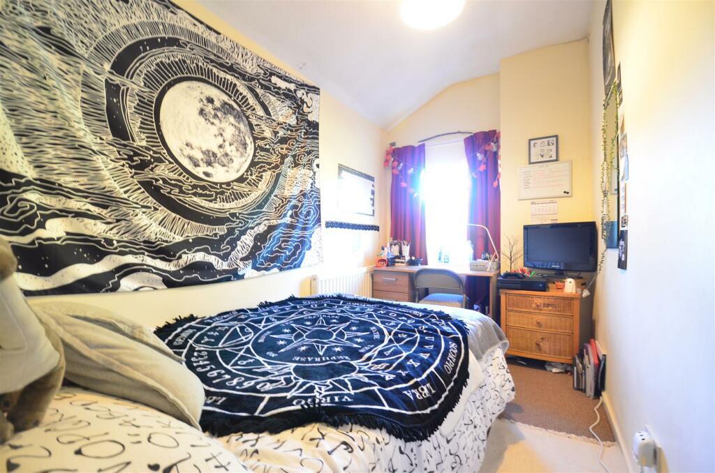 Flat Gristhorpe Road in Birmingham