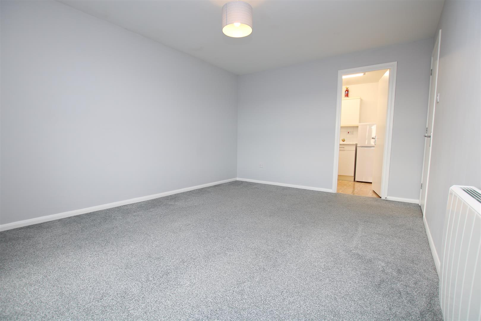 Flat Prestbury Court in Exeter