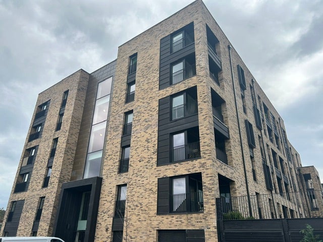 Flat Ashgrove Road in Glasgow