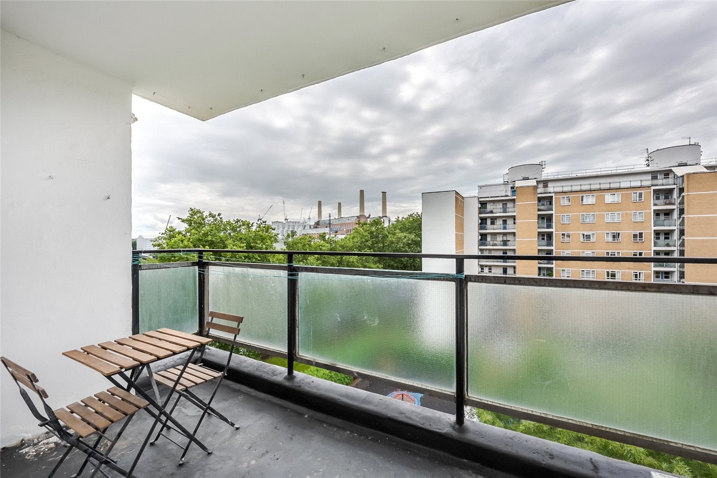 Flat Churchill Gardens Road in City of Westminster