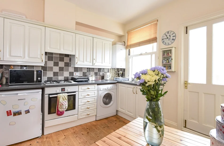 Flat Dacre Gardens in Greater London