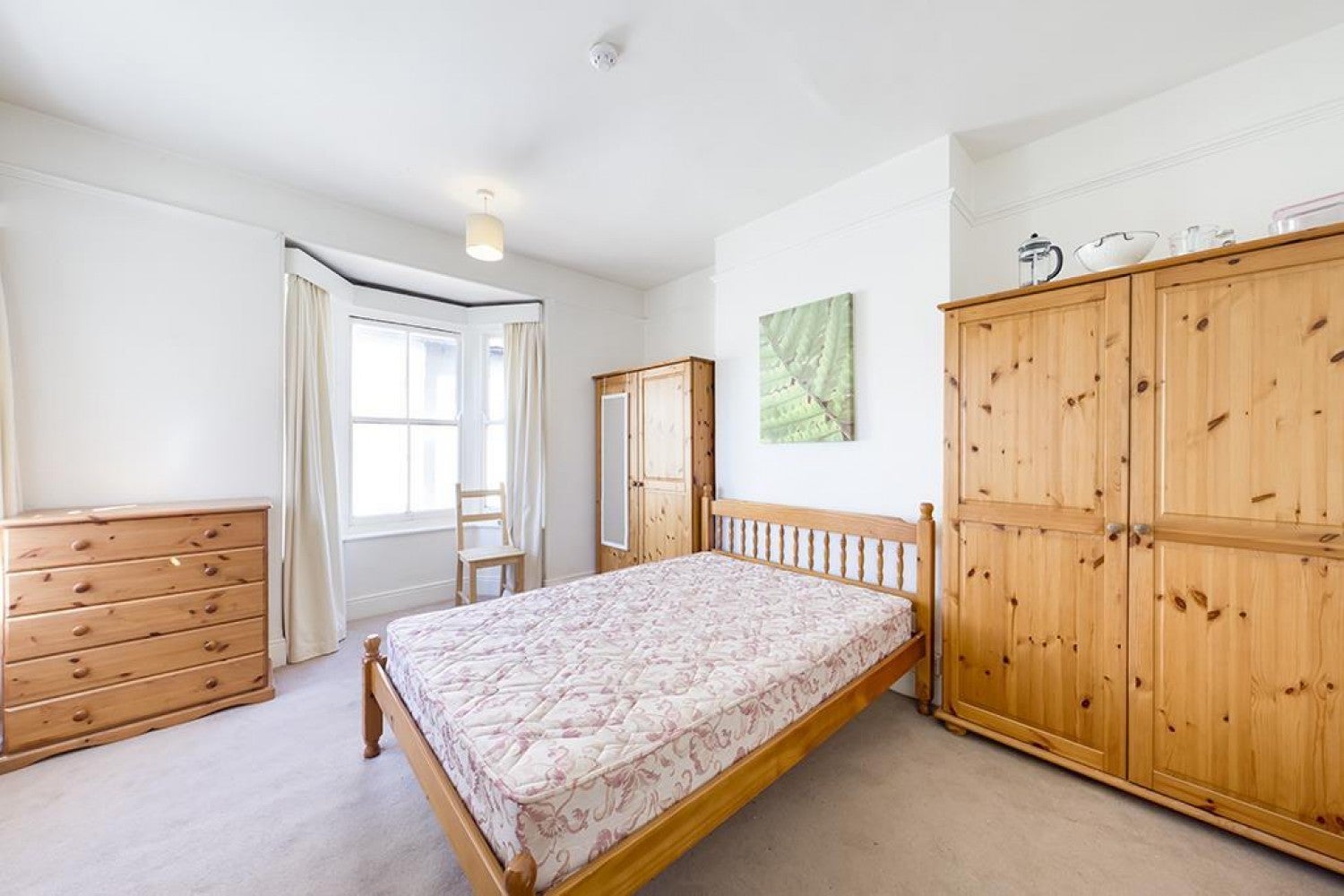 Flat Thornbury Avenue in Southampton