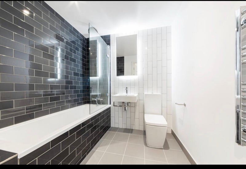 Flat Royal Crest Avenue in Greater London