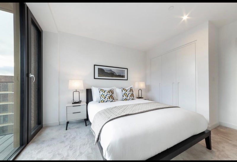 Flat Royal Crest Avenue in Greater London