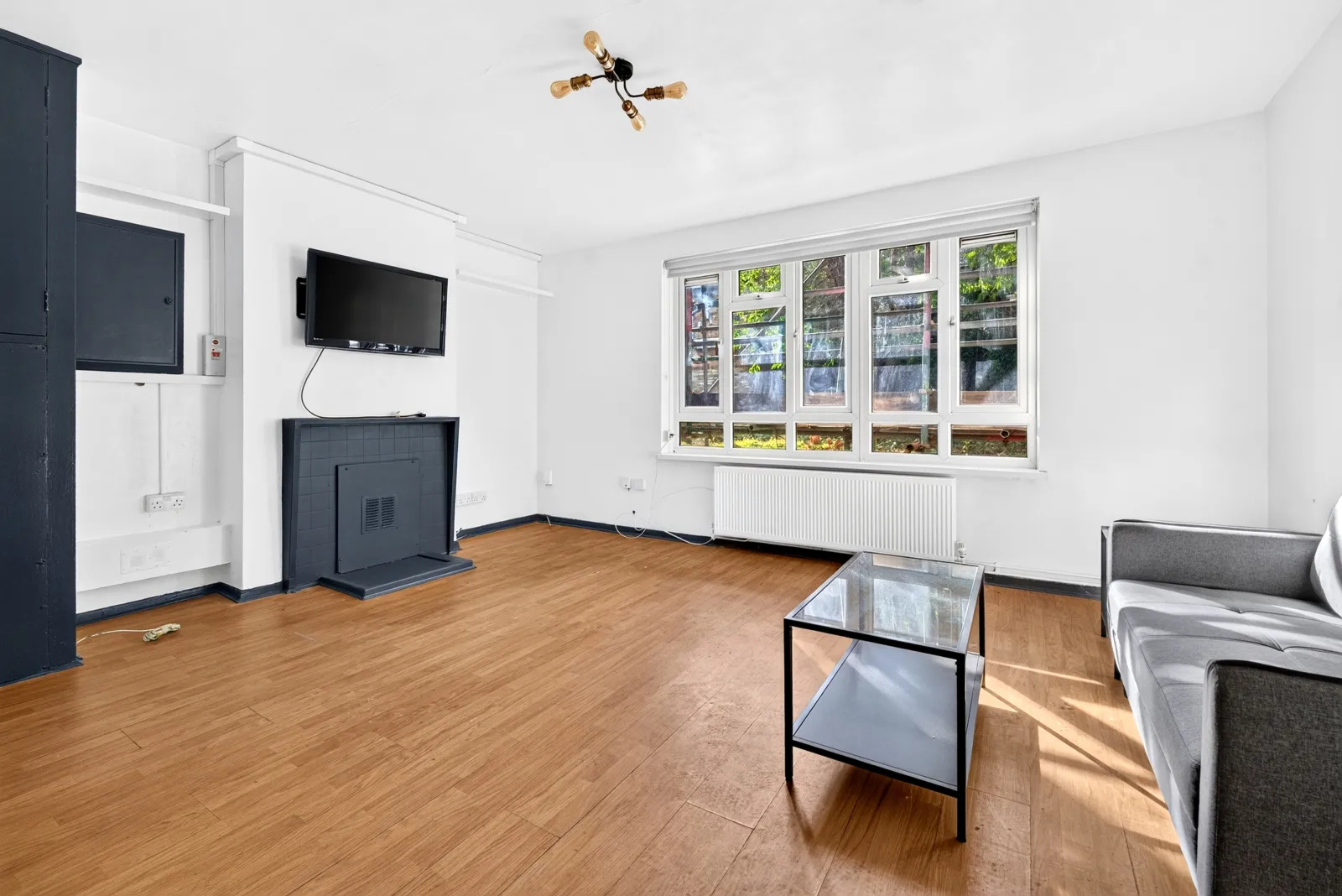 Flat Kelvin Road in Greater London