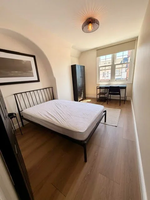 Flat Franciscan Road in Greater London