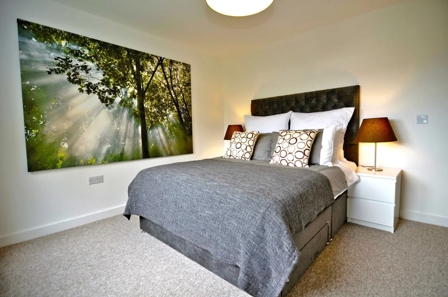 Flat Cottage Road in Greater London