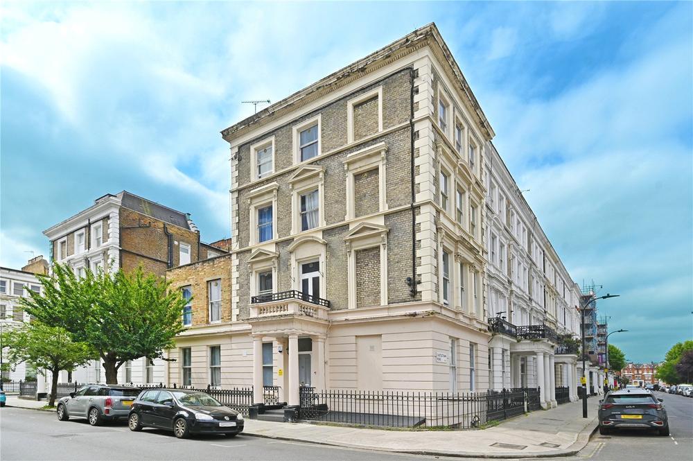 Flat Challoner Street in Greater London