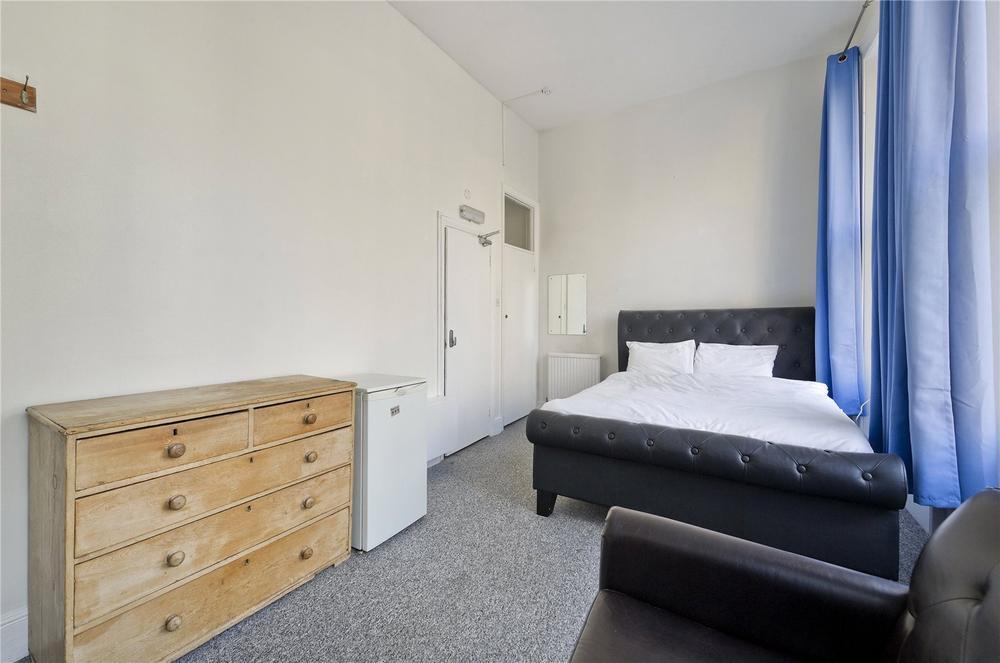 Flat Challoner Street in Greater London