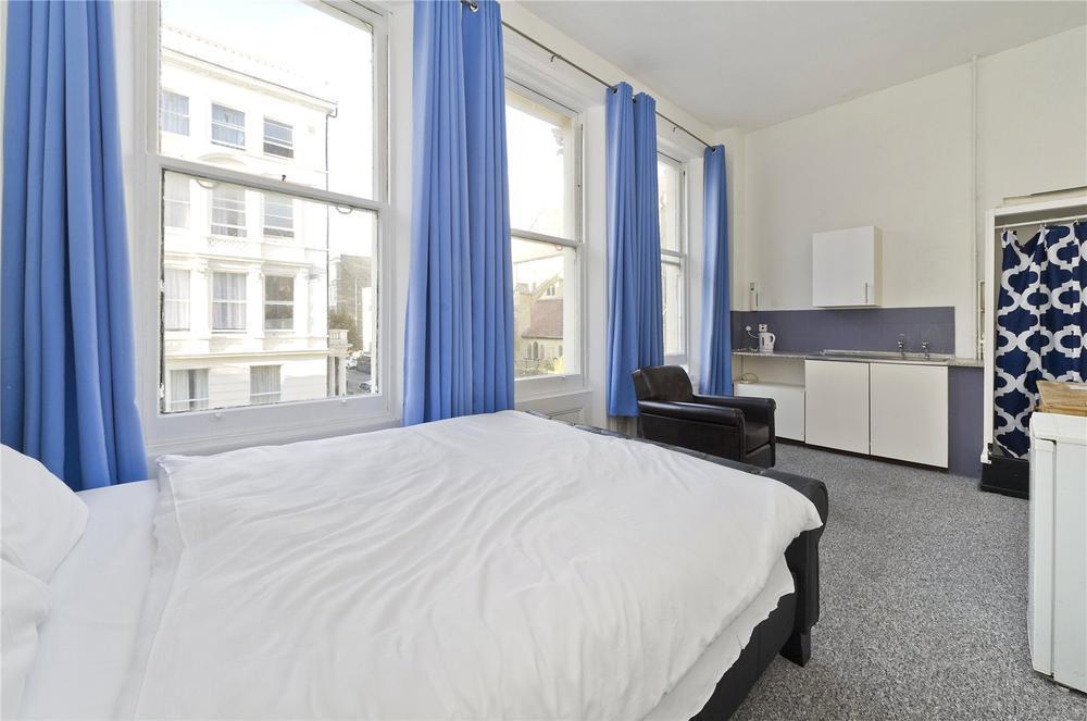 Flat Challoner Street in Greater London