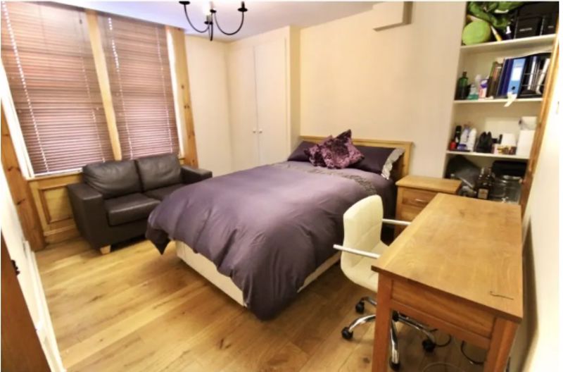 Flat Buston Terrace in Newcastle upon Tyne