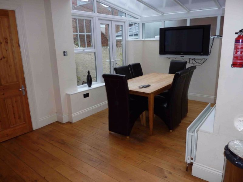 Flat Buston Terrace in Newcastle upon Tyne