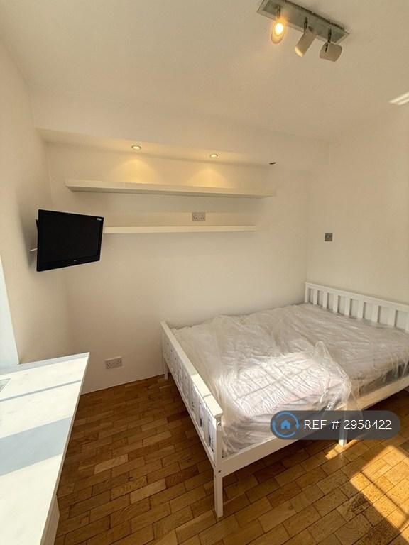 Flat Brent Street in Greater London