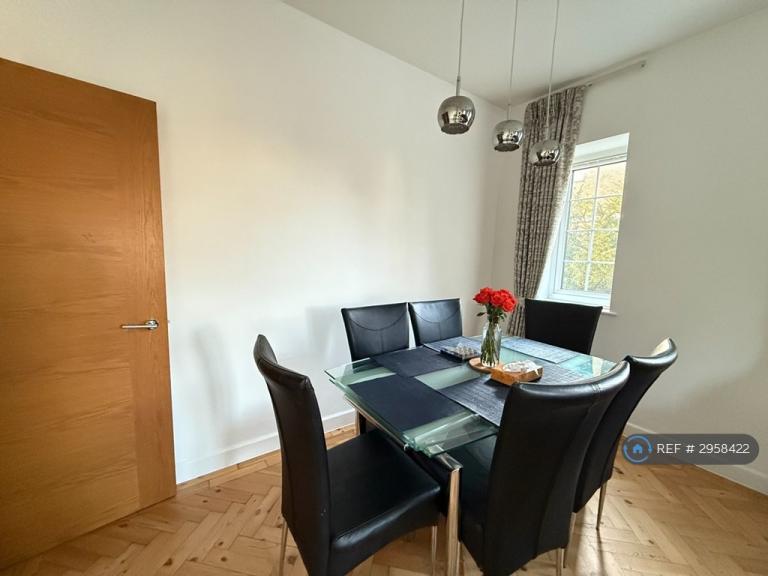 Flat Brent Street in Greater London