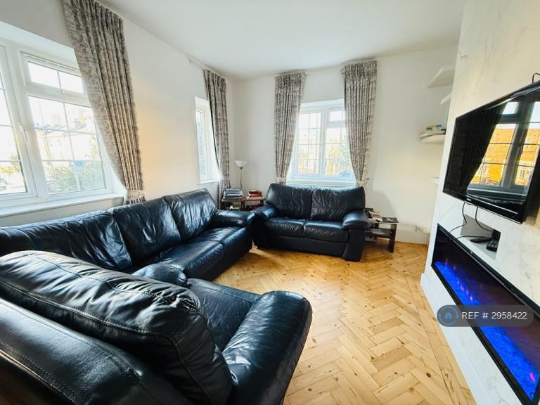 Flat Brent Street in Greater London