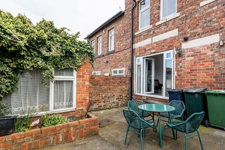 House Highcliffe Gardens in Gateshead