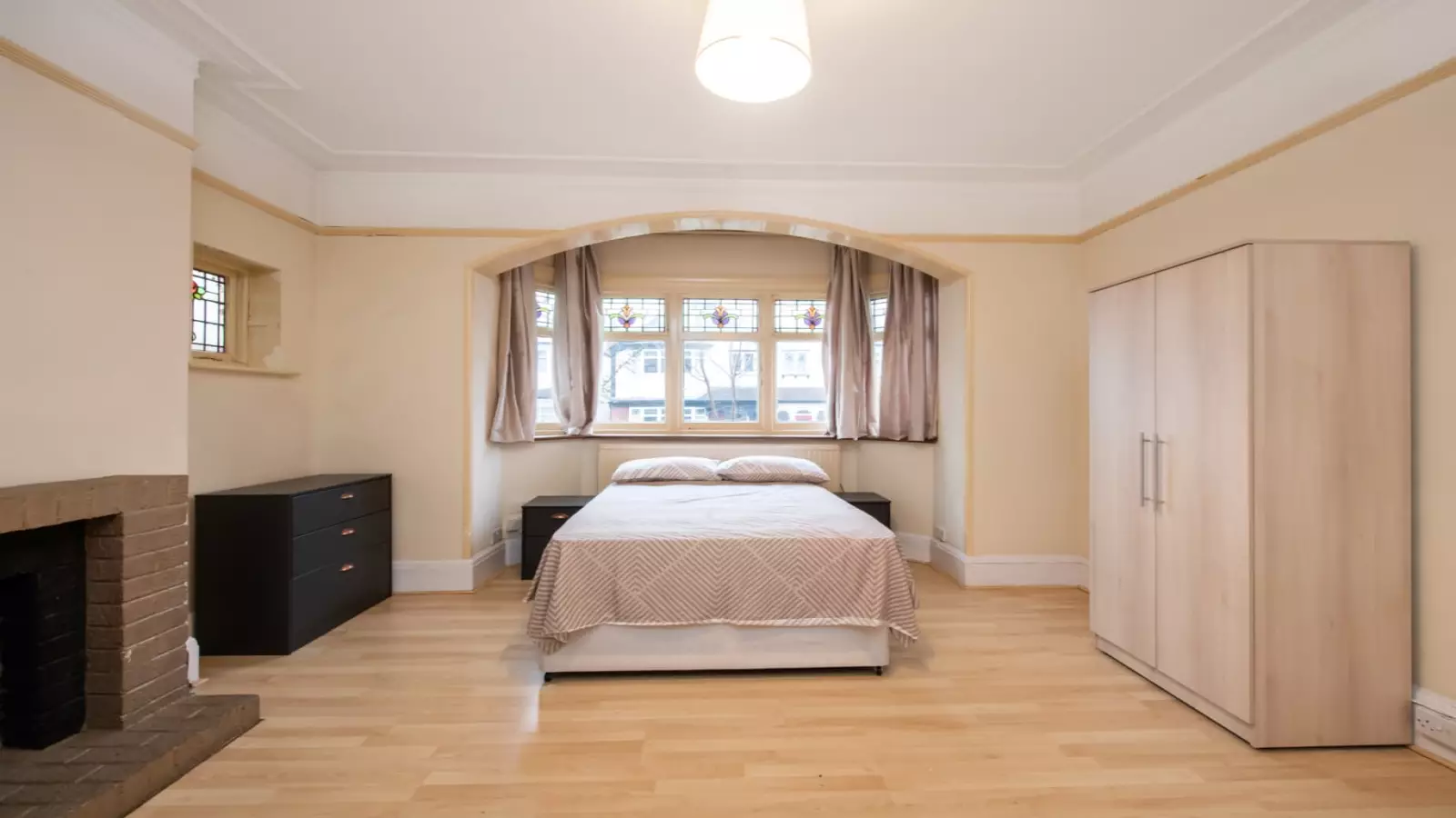 Room Heathdene Road in Greater London