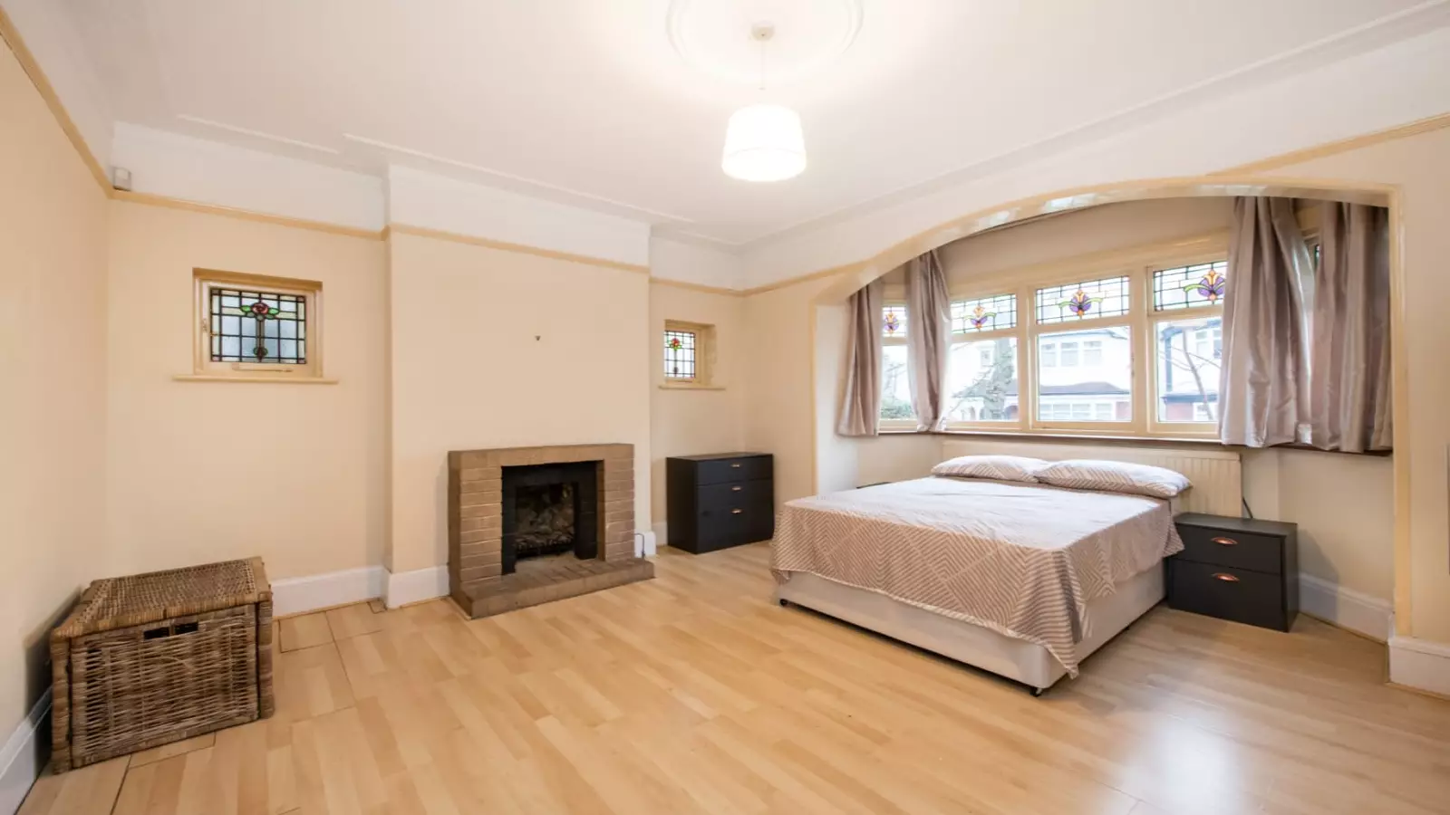 Room Heathdene Road in Greater London