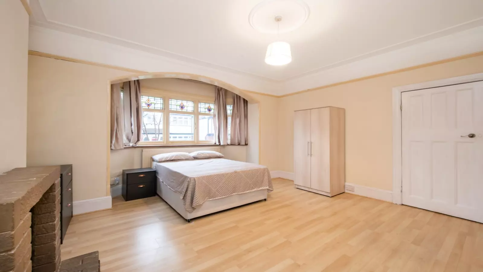 Room Heathdene Road in Greater London